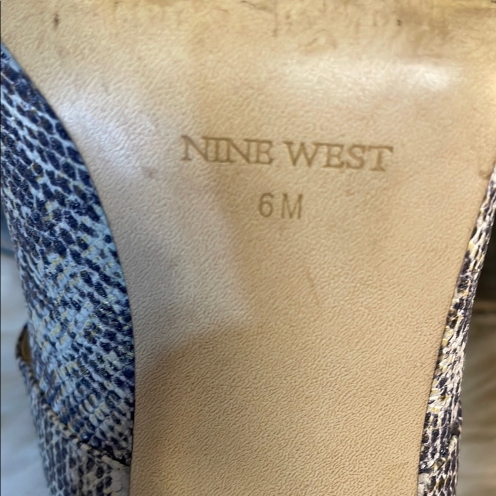 #0177 Nine West Cream &  Gray Snakeskin Heels w/ Open Side & Mary Jane Strap-6 - Picture 12 of 12